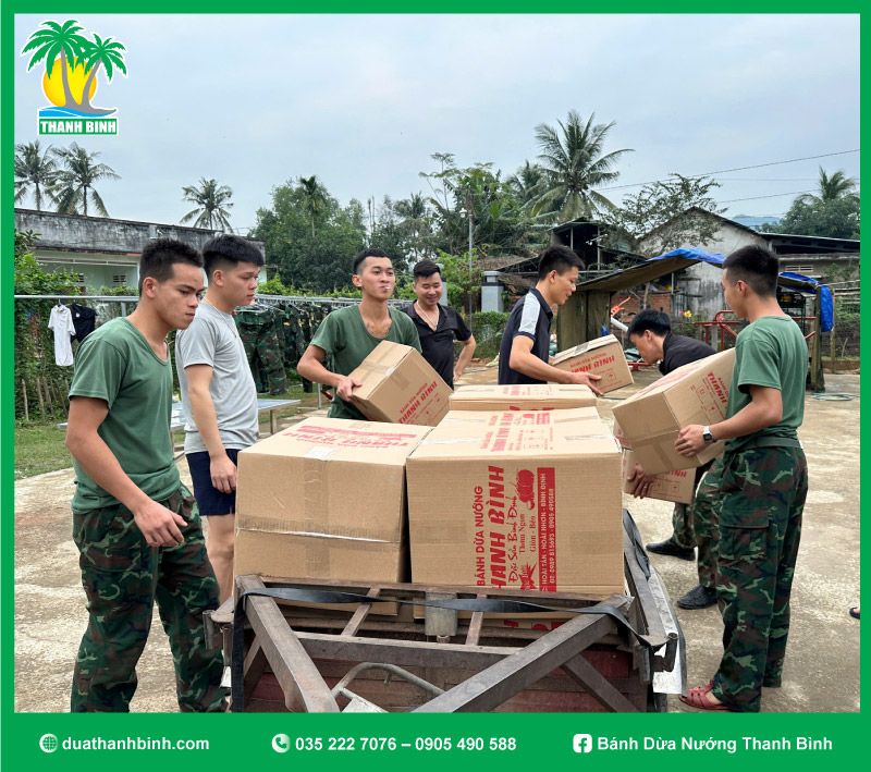 Bánh dừa nướng Thanh Bình đồng hành cùng bộ đội tại quân khu 1 lữ đoàn 575